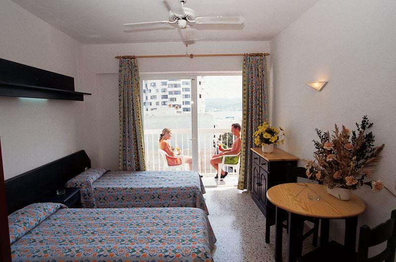 Excelsior Estudios & Apartamentos Sant Antoni de Portmany Chambre photo
